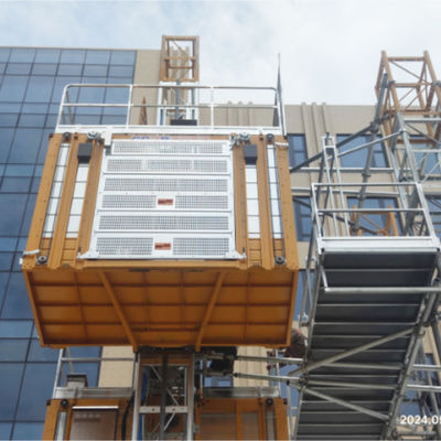 Frequency Conversion Control Motors Drive Rack And Pinion Hoist With 3.2 X 1.5 X 2.5 M Cabin Size And 3*23kw Motor Power